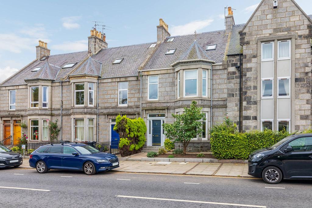 189 Westburn Road, Aberdeen, AB25 2QE 5 bed terraced house £400,000