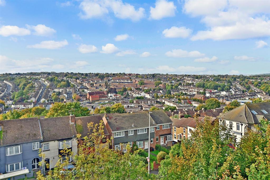 Longhill Avenue, Chatham, Kent 4 bed detached house for sale £425,000