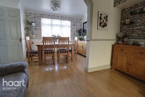 34 Thackeray Road, Ipswich, IP1 6JA