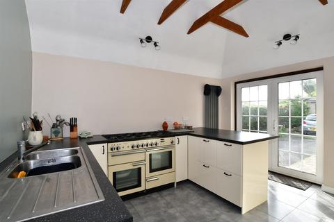 Henhurst Cottage Henhurst Road, Cobham, Gravesend, DA12 3AW
