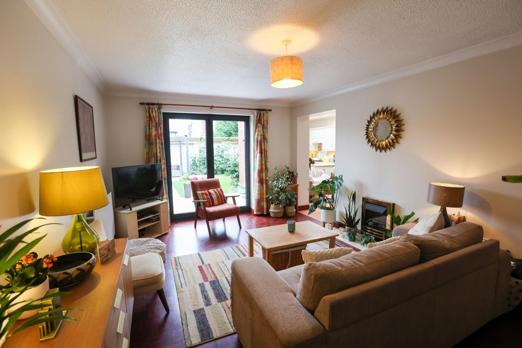 Woodland Road, Halesowen 2 bed semidetached house £250,000