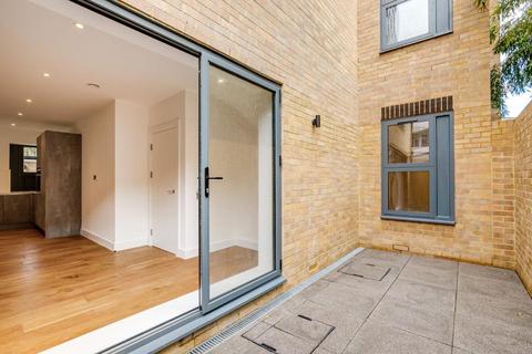 1 bedroom flat for sale - Marquis Court, Marquis Road, Camden, London, NW1