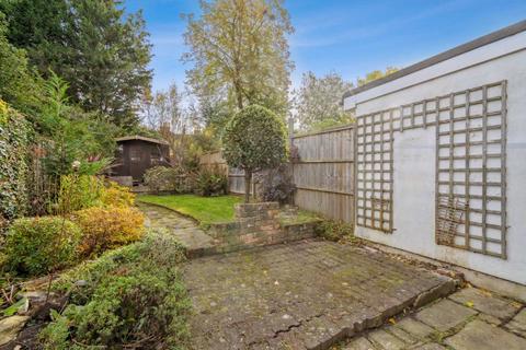38 Park Road, Bushey, WD23 3EG