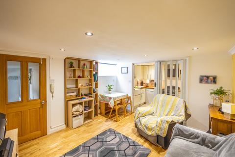 2 bedroom flat for sale - 24a Pedvin Street, St. Peter Port, Guernsey