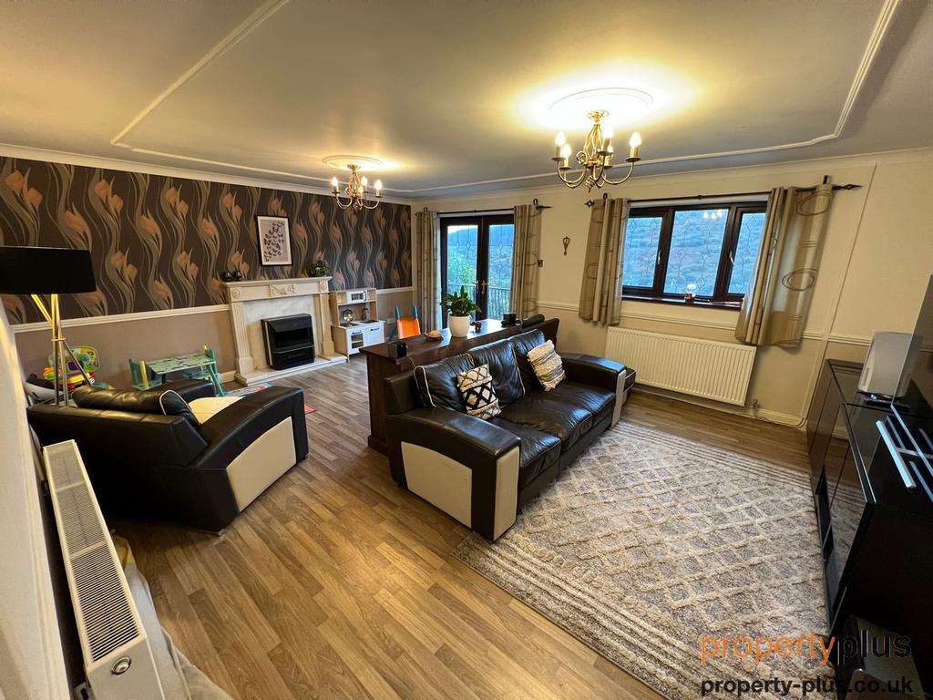 Llwyncelyn Park Llwyncelyn Porth 4 bed detached house for sale £308,000