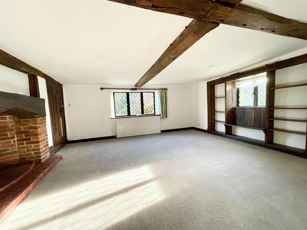 Eddystone Court, Churt, Farnham Studio £800 pcm (£185 pw)