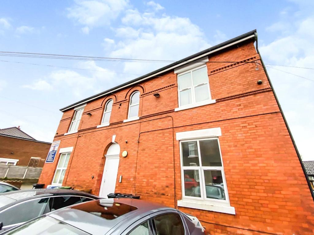 Atkinson Street, Offerton, Stockport, SK1 1 bed flat £625 pcm (£144 pw)