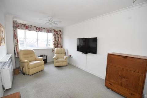 2 bedroom apartment for sale - Sandby Court, Beeston, NG9 4ER