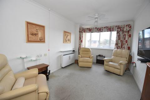 2 bedroom apartment for sale - Sandby Court, Beeston, NG9 4ER