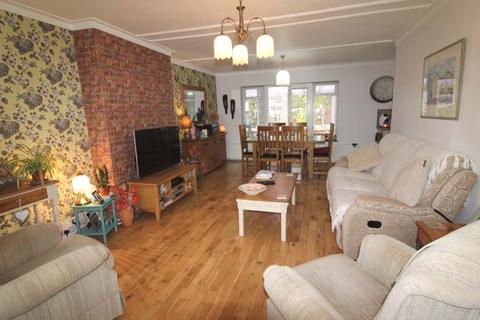 3 bedroom detached bungalow for sale - Red Barn Road, Brightlingsea CO7
