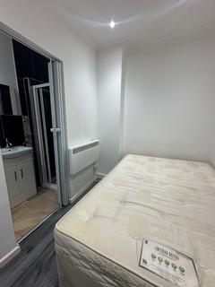 1 bedroom flat to rent, 727 High Road Leytonstone, London, E11