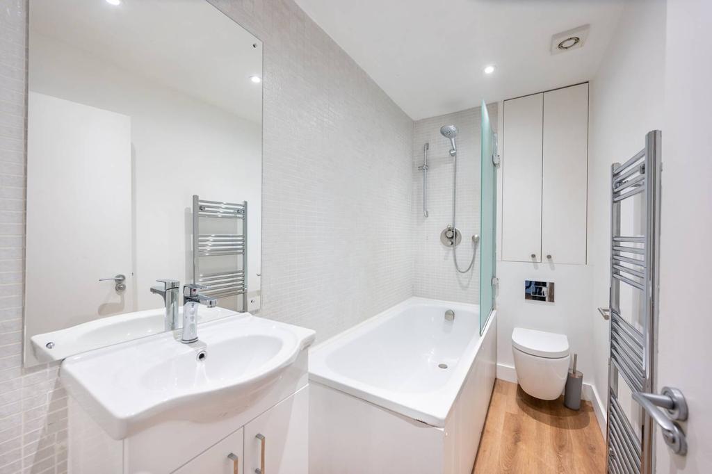 Shirland Road, Maida Vale, London, W9 2 bed flat for sale £750,000
