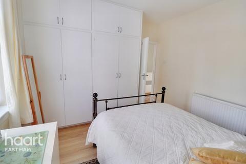 98 Flanders Road, London, E6 6BN