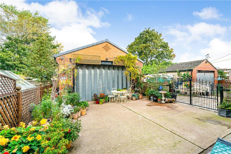 Lower Mickletown, Methley, Leeds, West Yorkshire, LS26 3 bed end of