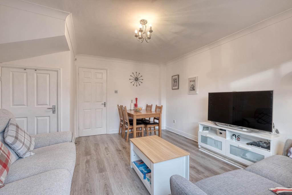 Oakland Grove, Bromsgrove, B61 0AF 2 bed terraced house for sale £230,000