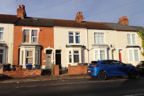 2 bedroom terraced house to rent, Rothersthorpe Road, Northampton NN4