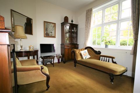 66 Brentham Way, London, W5 1BE