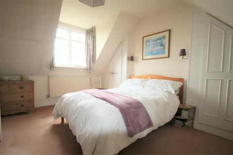 66 Brentham Way, London, W5 1BE