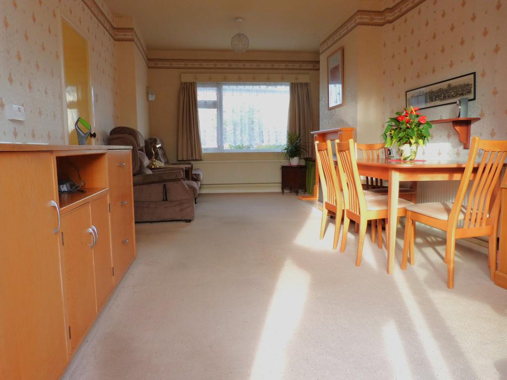 Fosse Way, Syston 3 bed semidetached bungalow for sale £300,000