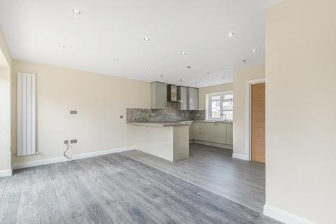 1a Broad Oak, Sunbury-on-thames, TW16 7RQ