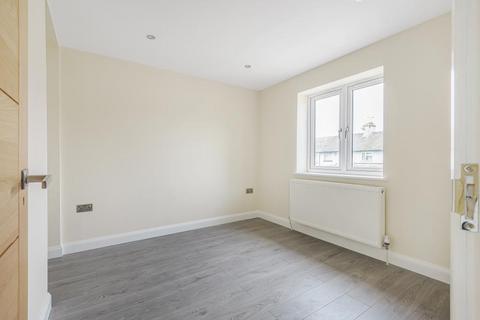 1a Broad Oak, Sunbury-on-thames, TW16 7RQ