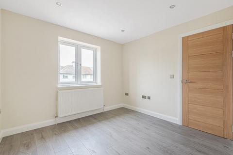 1a Broad Oak, Sunbury-on-thames, TW16 7RQ
