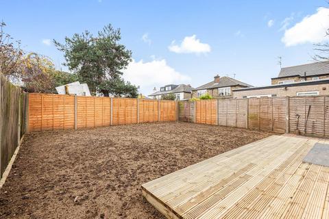 1a Broad Oak, Sunbury-on-thames, TW16 7RQ