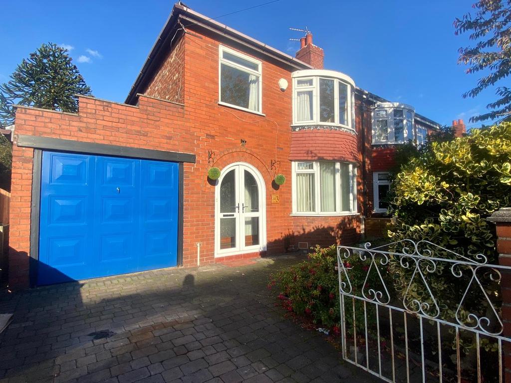 Stanley Road, Heaton Moor, Stockport... 3 bed semidetached house £