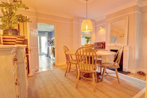 121 Harpsden Road, Henley-on-thames, RG9 1ED