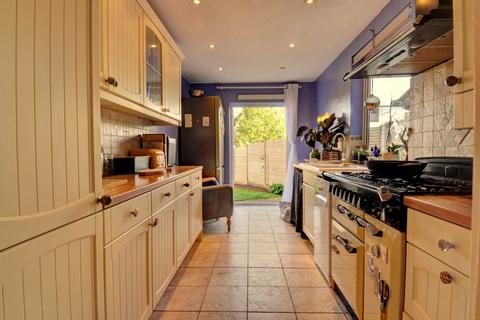 121 Harpsden Road, Henley-on-thames, RG9 1ED