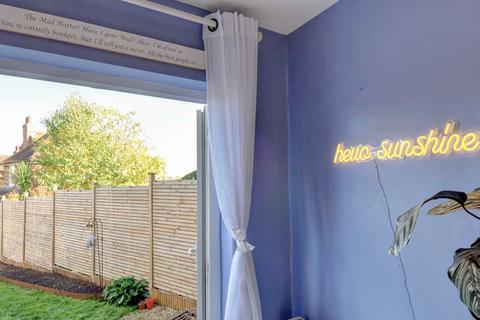 121 Harpsden Road, Henley-on-thames, RG9 1ED