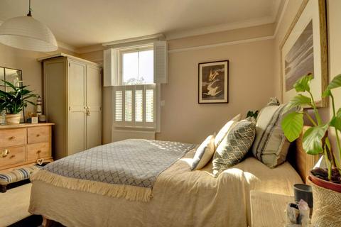121 Harpsden Road, Henley-on-thames, RG9 1ED
