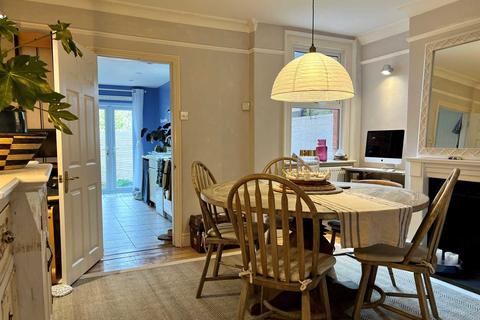 121 Harpsden Road, Henley-on-thames, RG9 1ED