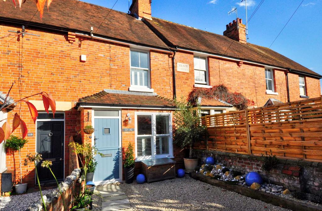 Harpsden Road, HenleyonThames 2 bed terraced house £625,000