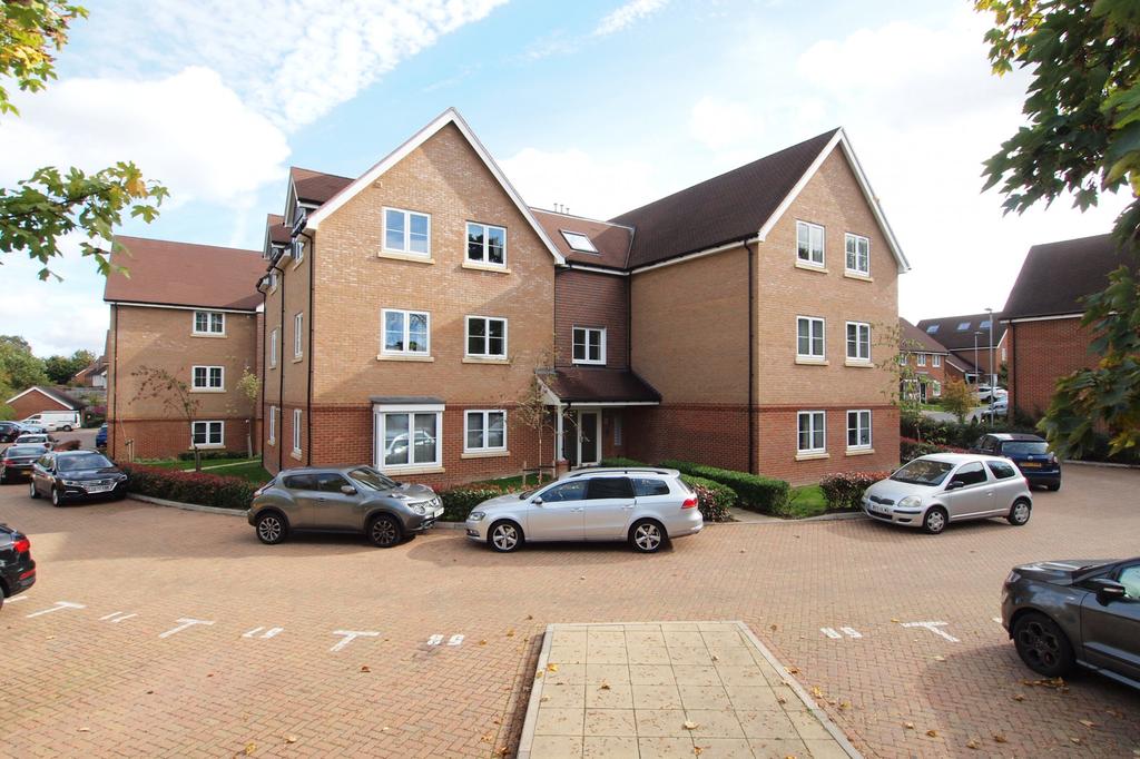 Ceres Crescent, Ewell, KT17 1 bed apartment £350,000