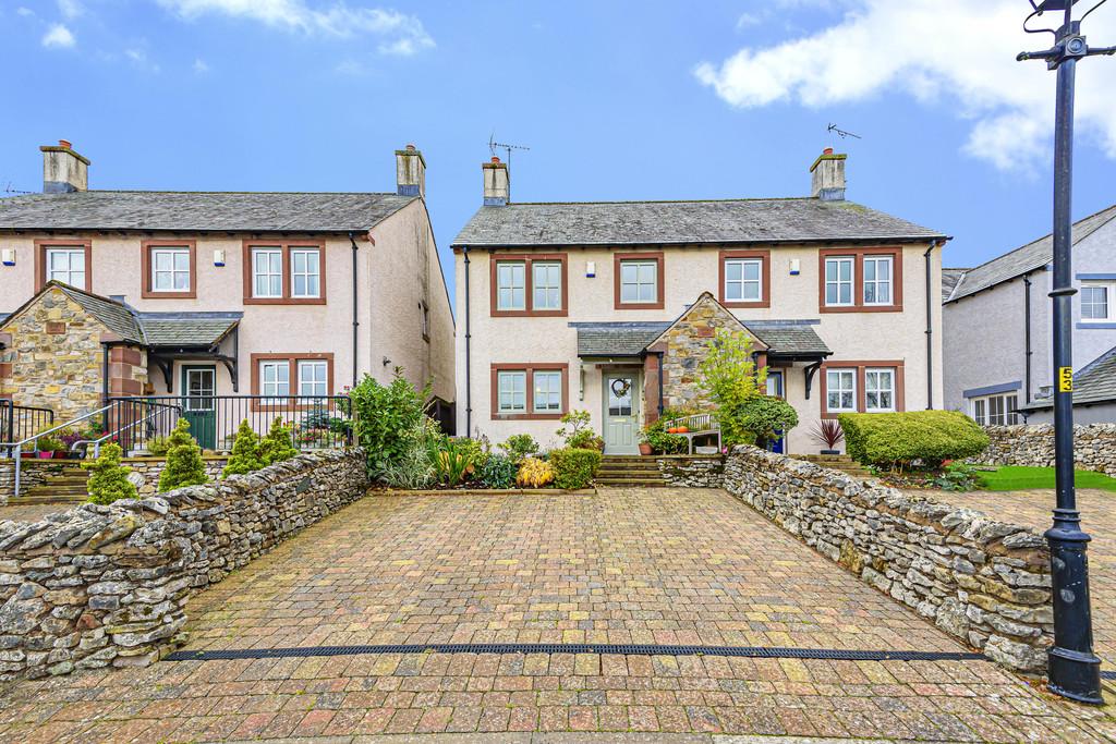 8 Hackthorpe Gardens, Hackthorpe, Penrith, Cumbria, CA10 2HW 3 bed semi