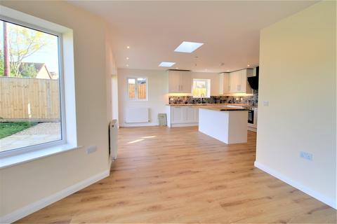 1a Redhills, Broad Town, Swindon, SN4 7RD