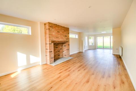 1a Redhills, Broad Town, Swindon, SN4 7RD
