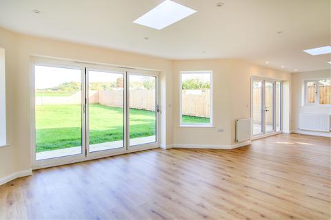1a Redhills, Broad Town, Swindon, SN4 7RD