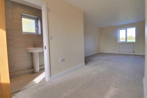 1a Redhills, Broad Town, Swindon, SN4 7RD