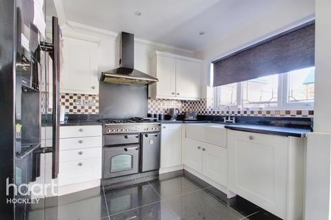 47 Burnham Road, Hullbridge, Hockley, SS5 6BG