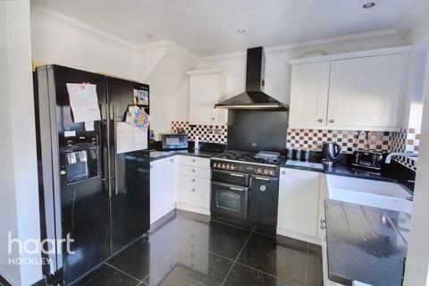 47 Burnham Road, Hullbridge, Hockley, SS5 6BG