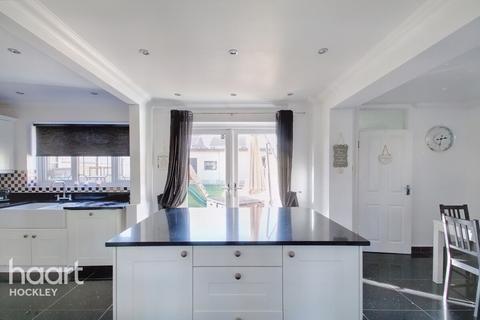 47 Burnham Road, Hullbridge, Hockley, SS5 6BG