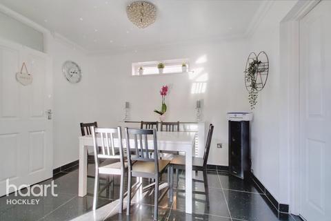 47 Burnham Road, Hullbridge, Hockley, SS5 6BG