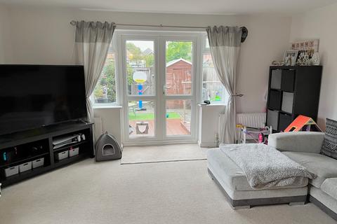 3 bedroom semi-detached house for sale - Woodland Gardens, Blackfield, Southampton, Hampshire, SO45 1GD