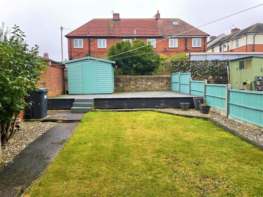High Street, Hanging Heaton, Batley 2 bed end of terrace house £850