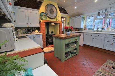 5 bedroom cottage for sale - The Street, Kirby-le-soken CO13 0EE