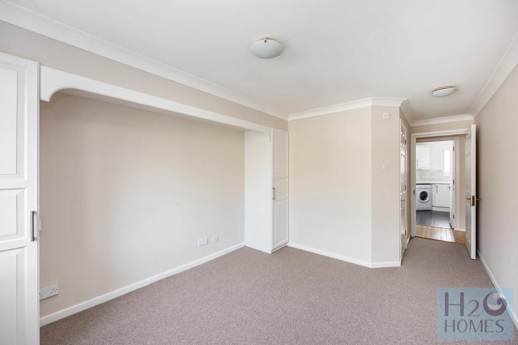 The Strand, Sovereign Court, 8-002