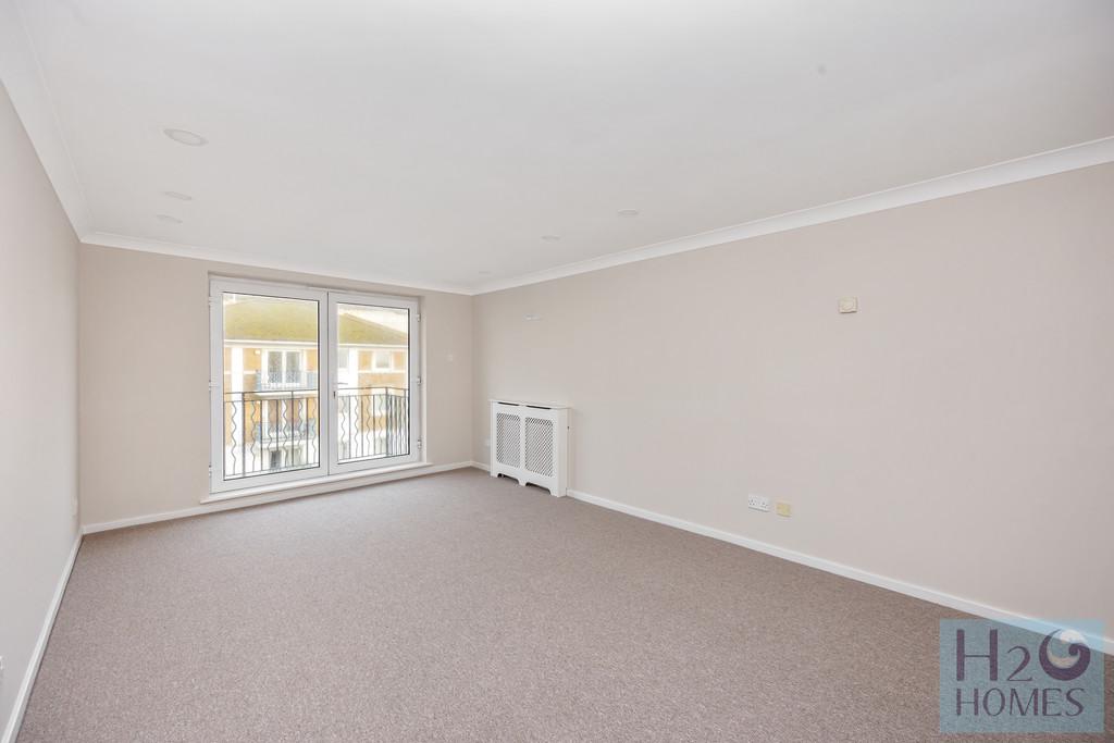The Strand, Sovereign Court, 8-006