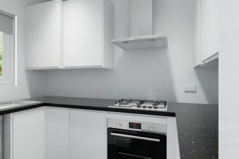 3 bedroom flat to rent, White City Estate, London W12